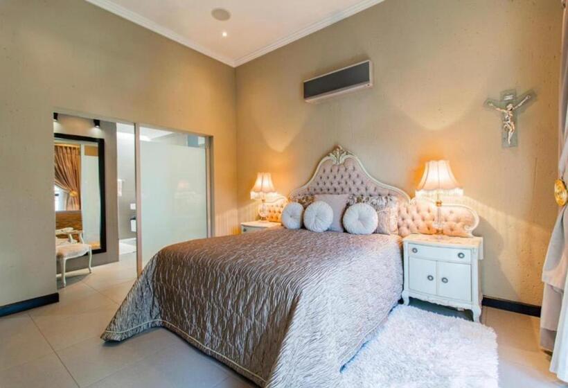 カプセルホテル Laru Home