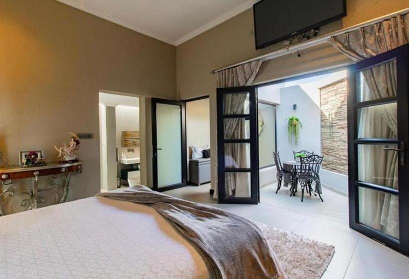 カプセルホテル Laru Home