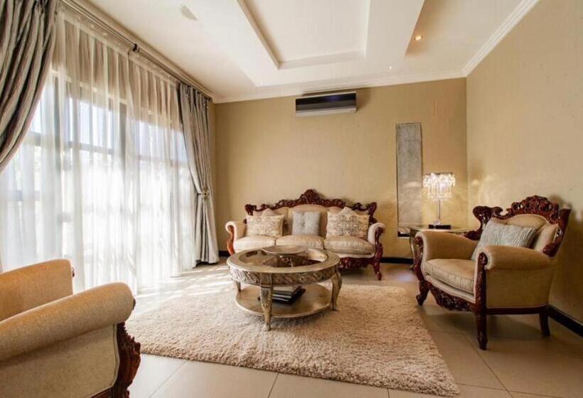 カプセルホテル Laru Home