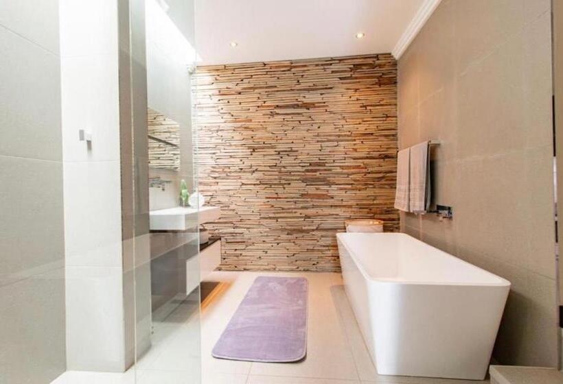 カプセルホテル Laru Home