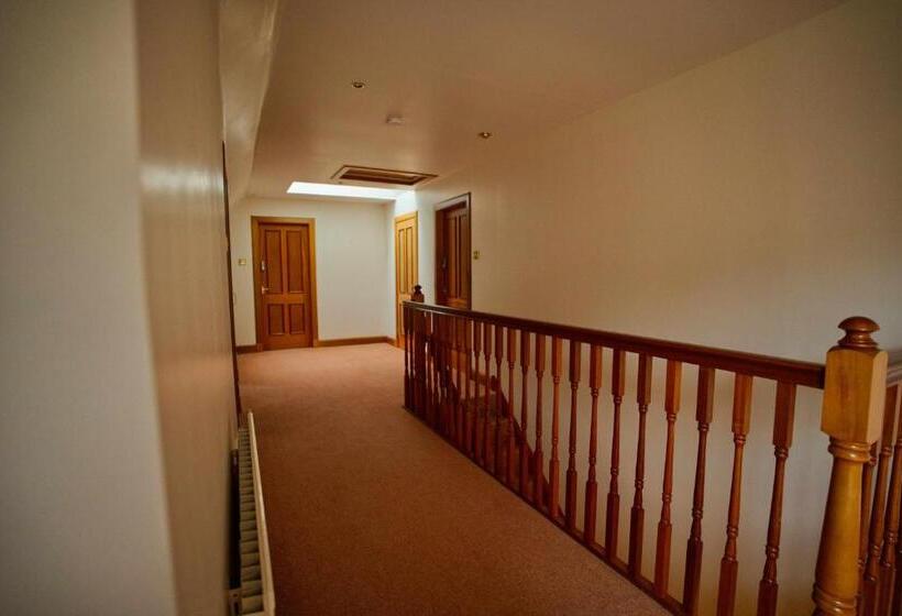 Капсульный Oтель Woodlands House