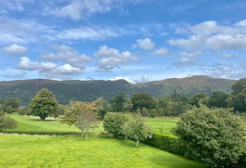 Капсульный Oтель Woodlands House