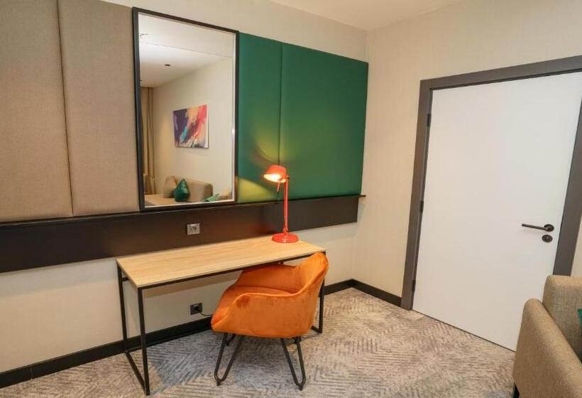 هتل Holiday Inn Tashkent City, An Ihg