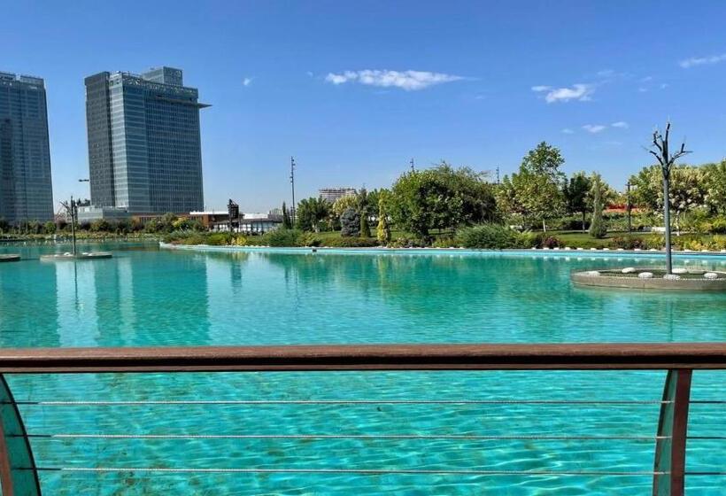 هتل Holiday Inn Tashkent City, An Ihg