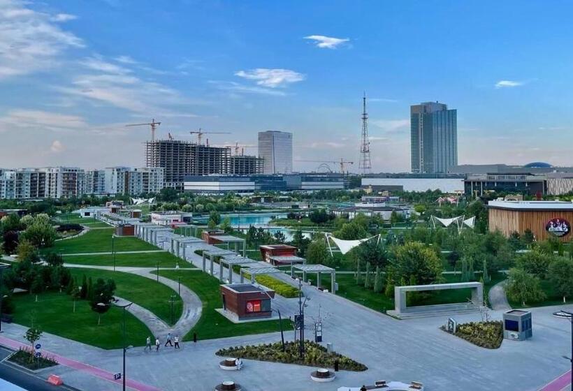 هتل Holiday Inn Tashkent City, An Ihg