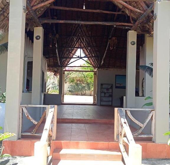 Отель Mandarin Resort Zanzibar