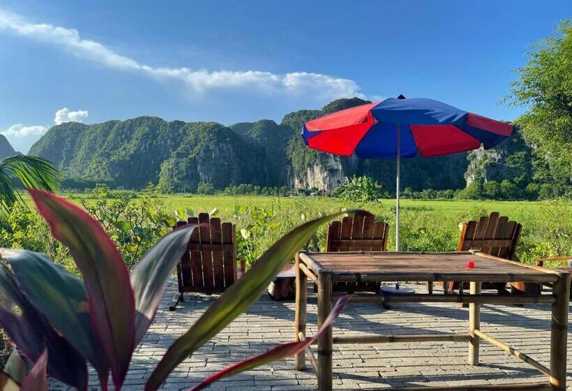 هتل Mountain Fields Homesaty