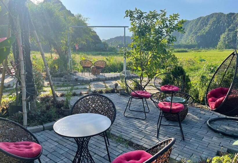 هتل Mountain Fields Homesaty