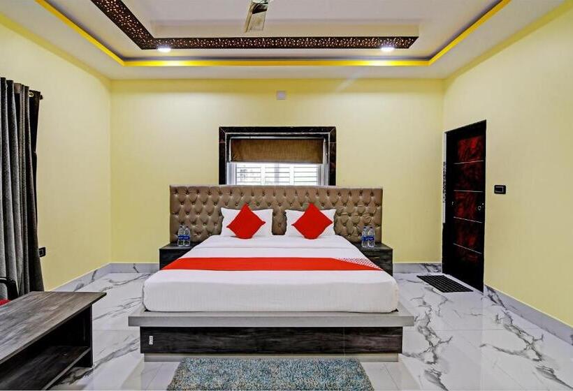 ホテル Oyo Flagship Sri Sai Palace