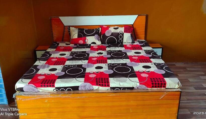 בית מלון כפרי Oyo Shree Krishna Palace