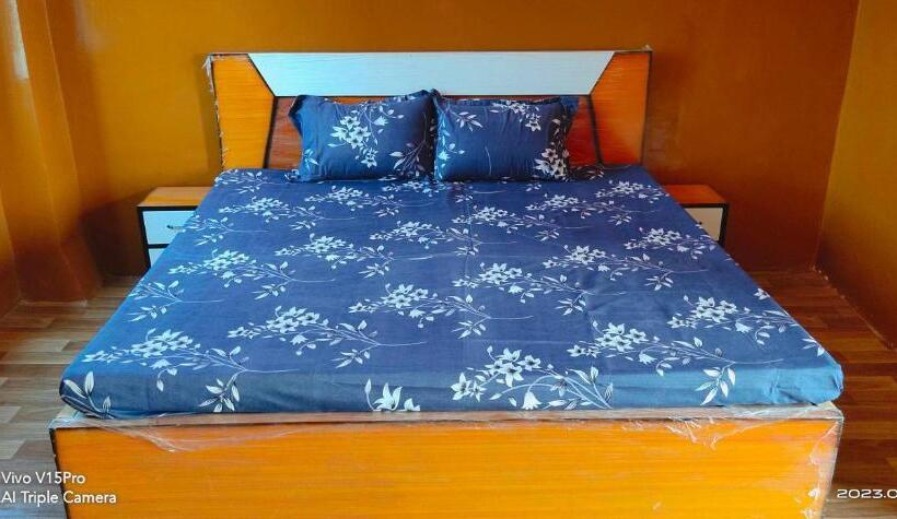 בית מלון כפרי Oyo Shree Krishna Palace