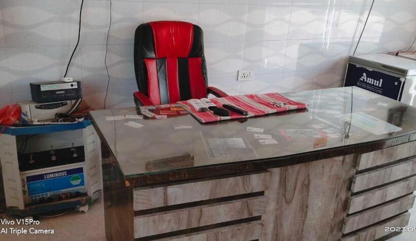 בית מלון כפרי Oyo Shree Krishna Palace