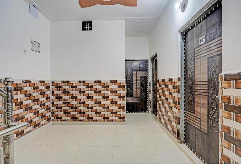 Отель Oyo Umang