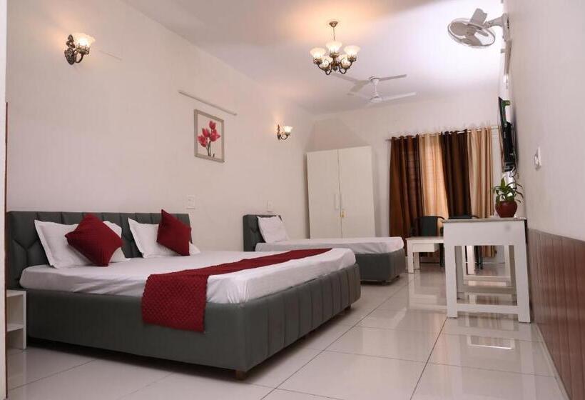 فندق Patiala Inn