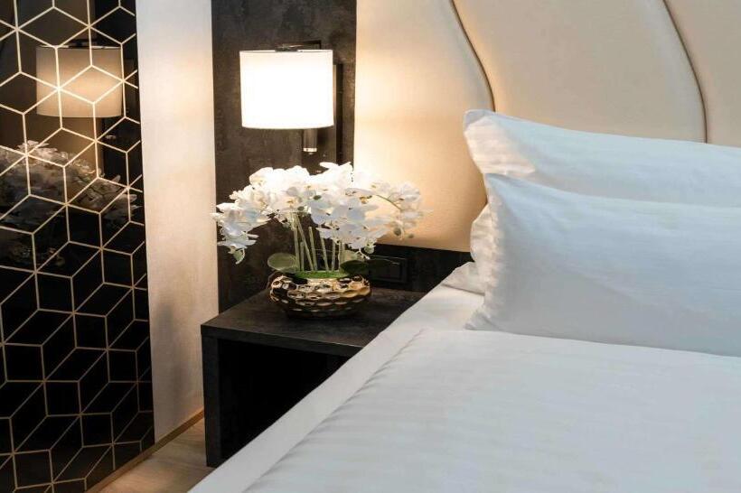 Отель Plaza Inn Wiener Neustadt, Bw Signature Collection