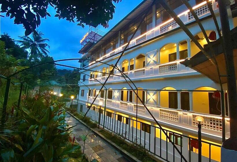 בית מלון כפרי Purna Rivera Munnar