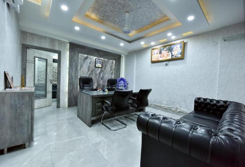 호텔 Royal Inn Jammu