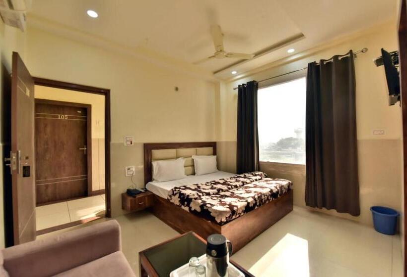 호텔 Royal Inn Jammu