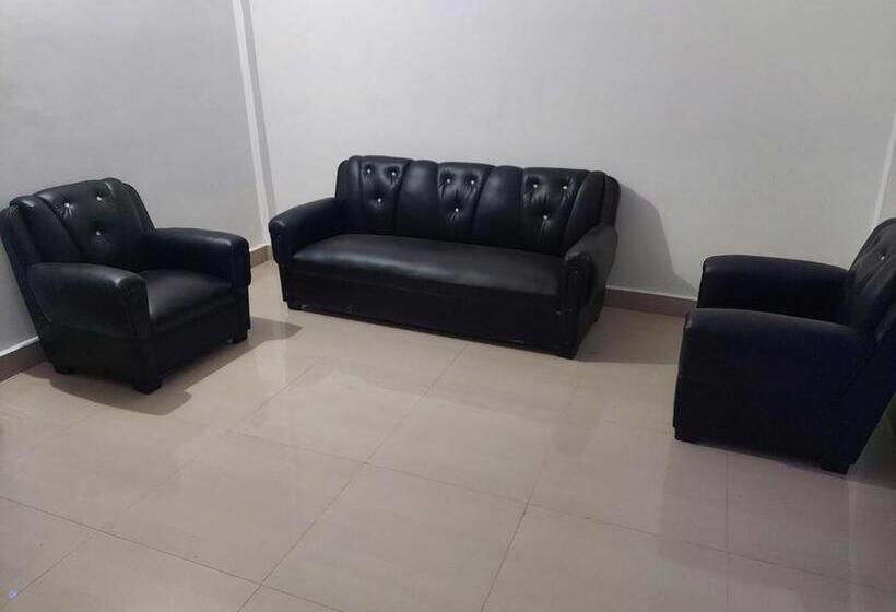 בית מלון כפרי Spot On Hubash Home Stay