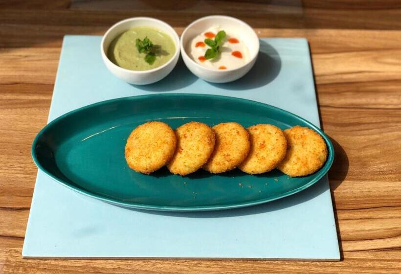 ホテル Spt Clarks Inn Suite, Mandi