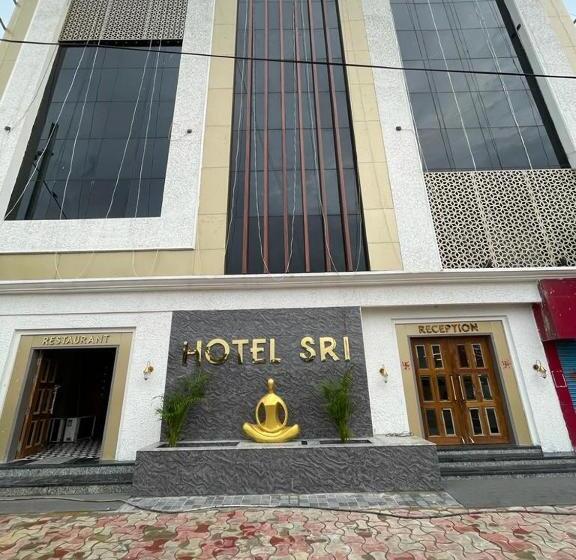 בית מלון כפרי Sri