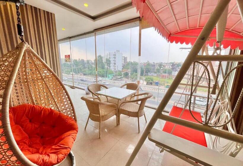 فندق Starlet Prime   A Four Star Luxury