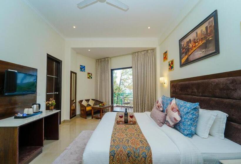 فندق The Rose, Kasauli  A Four Star Lavish & Luxury