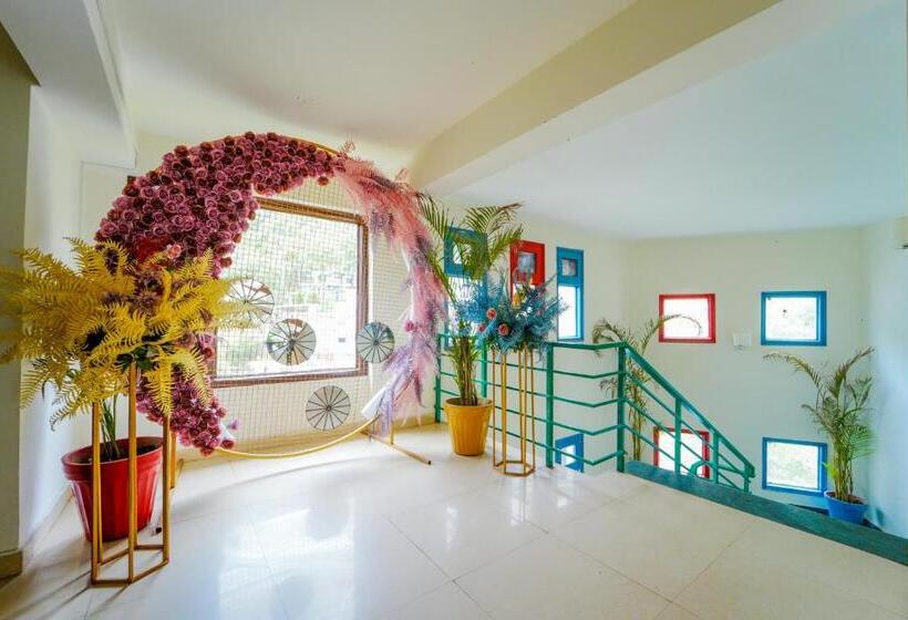 فندق The Rose, Kasauli  A Four Star Lavish & Luxury