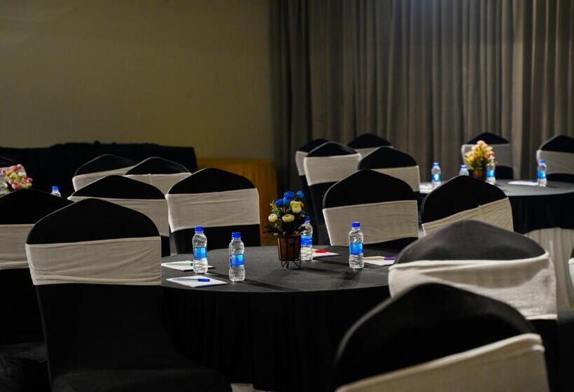 فندق The Rose, Kasauli  A Four Star Lavish & Luxury