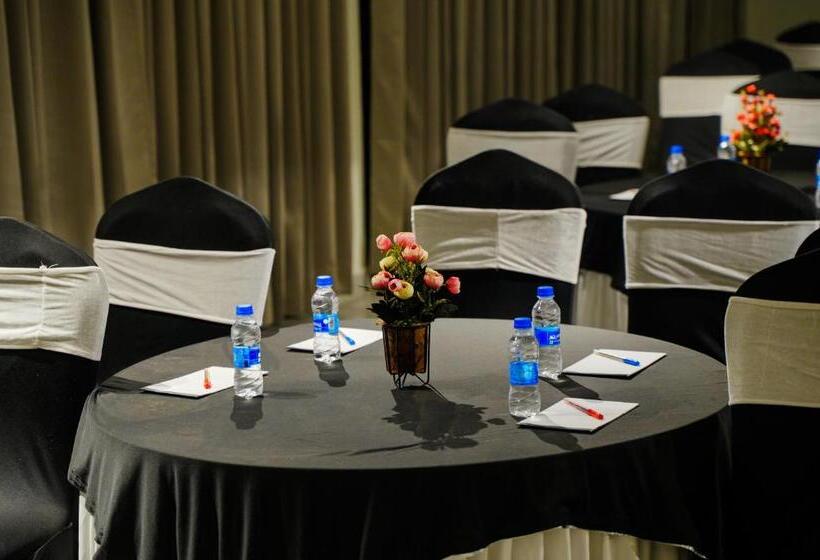 فندق The Rose, Kasauli  A Four Star Lavish & Luxury