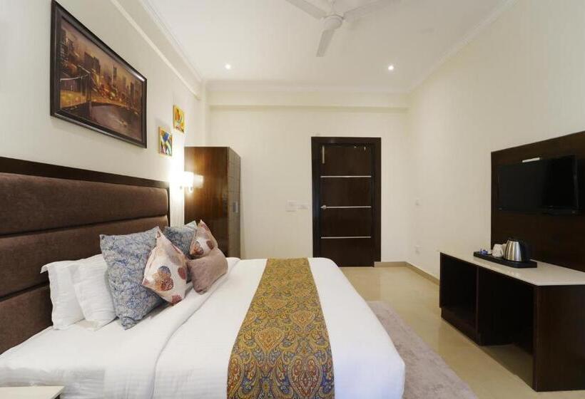 فندق The Rose, Kasauli  A Four Star Lavish & Luxury