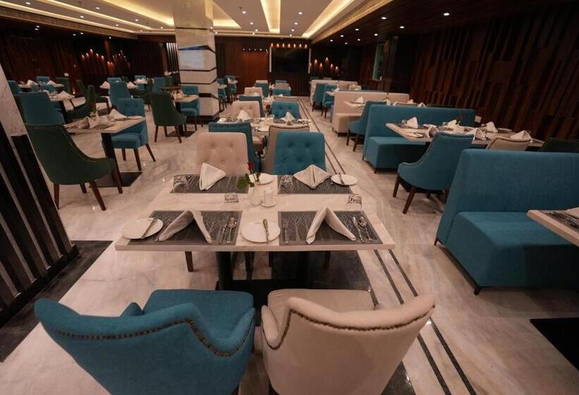 בית מלון כפרי The Royal Bihar