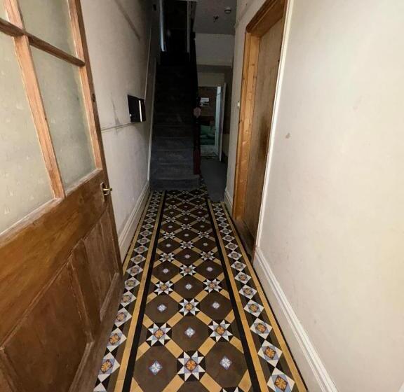 호텔 The Westerner