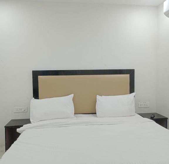 Hotel Twamev Tughlakabad By Raaso Inn