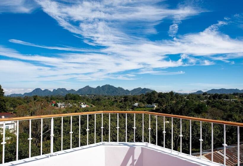 בית מלון כפרי Xalla