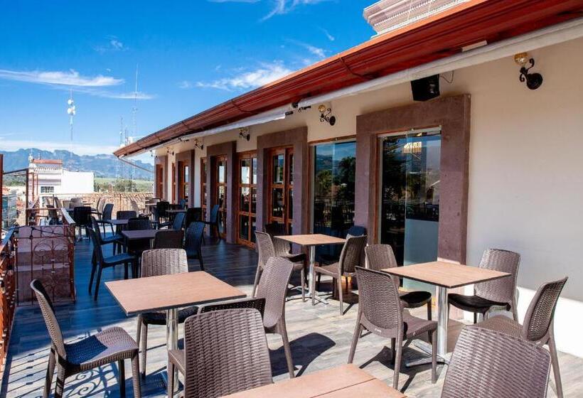 בית מלון כפרי Xalla