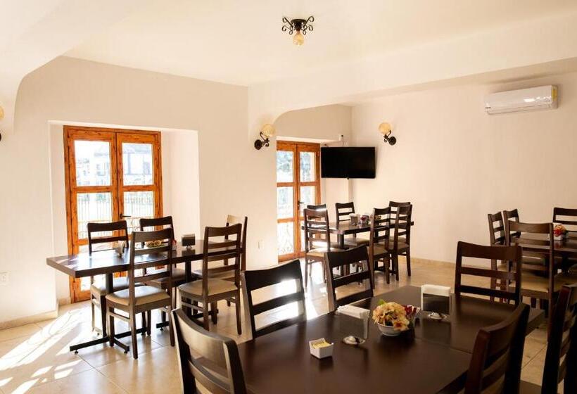 בית מלון כפרי Xalla