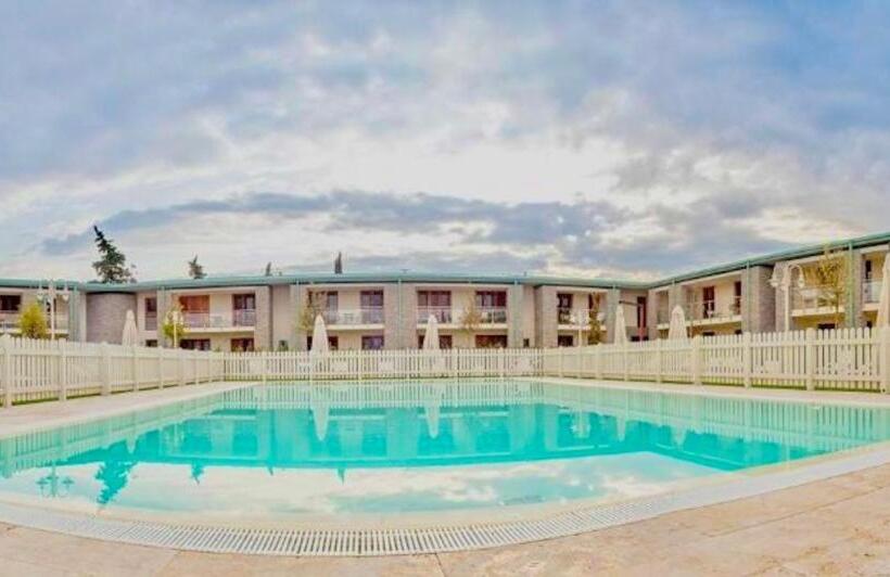 Isa Residence With Swimming Pool In Barberino Tavernelle, Apartments With Air Conditioning And Priva