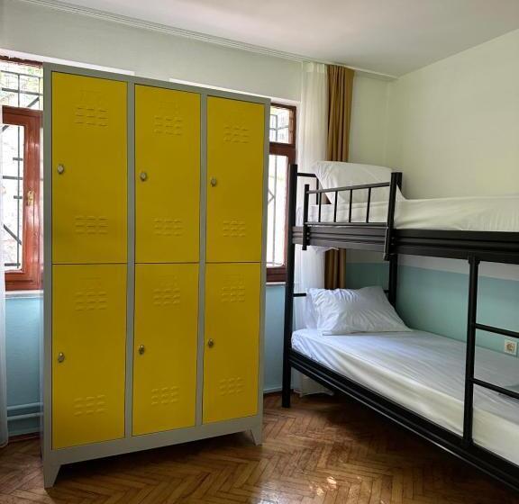 Koza Hostel Coffee & Chill