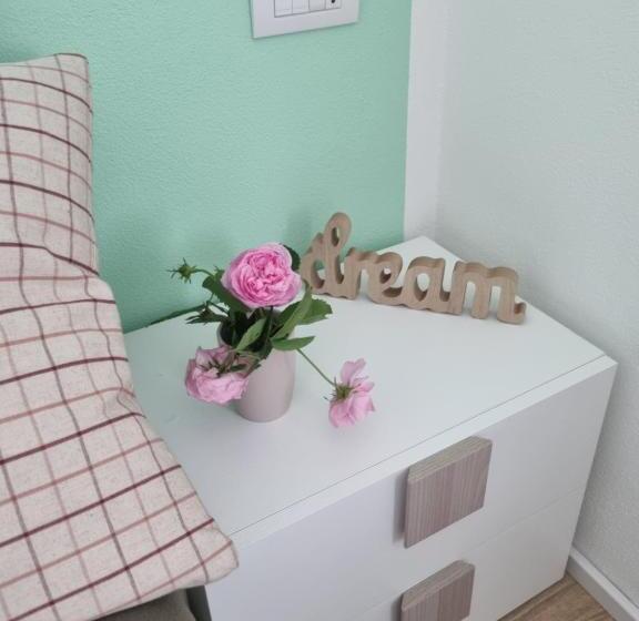 Lalunamia B&b And Holiday Apartment