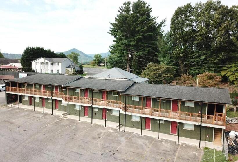 فندق على الطريق Retreat On The Lake