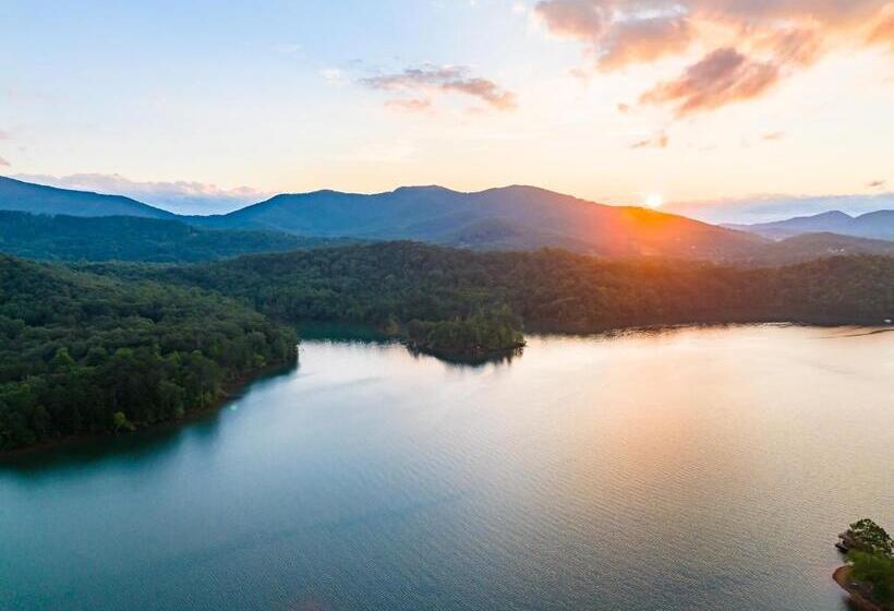 فندق على الطريق Retreat On The Lake