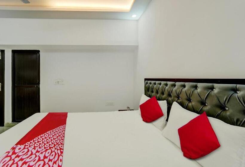 Flagship Hotel White House