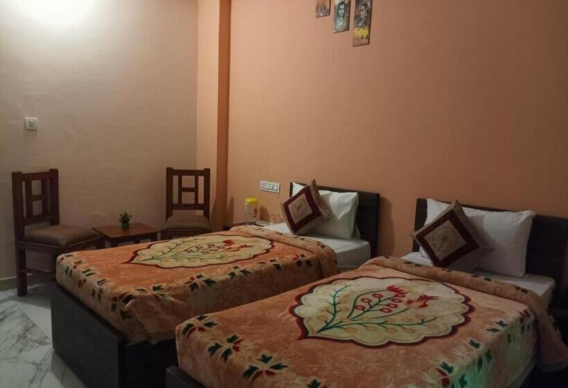 بنسيون Balaji Guest House
