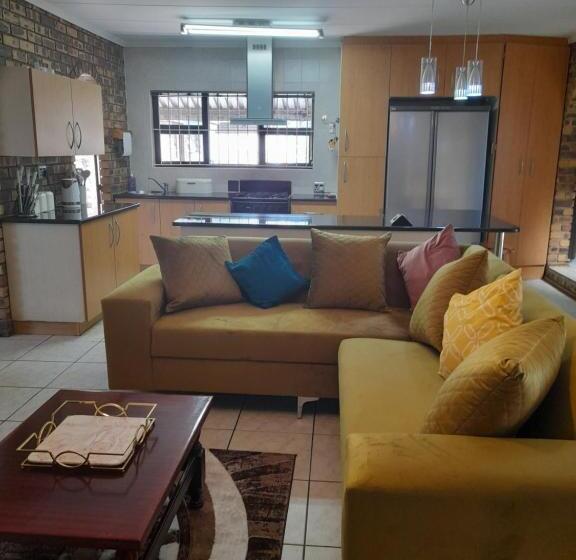 بنسيون Chappel Hide Out