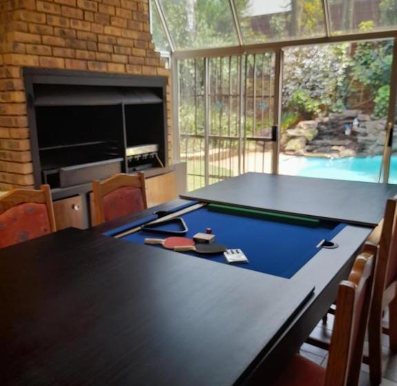 بنسيون Chappel Hide Out