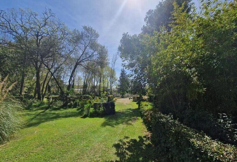 پانسیون Château De Bayssan