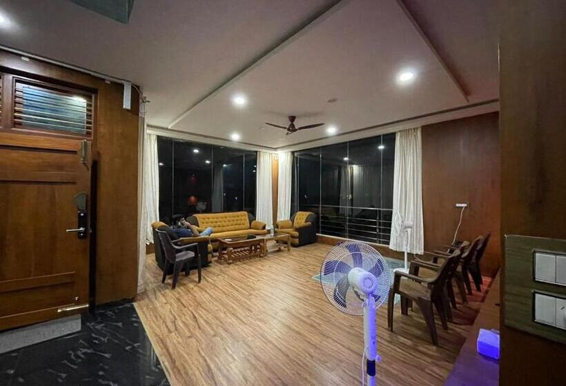 ペンション Dhruva Service Apartment