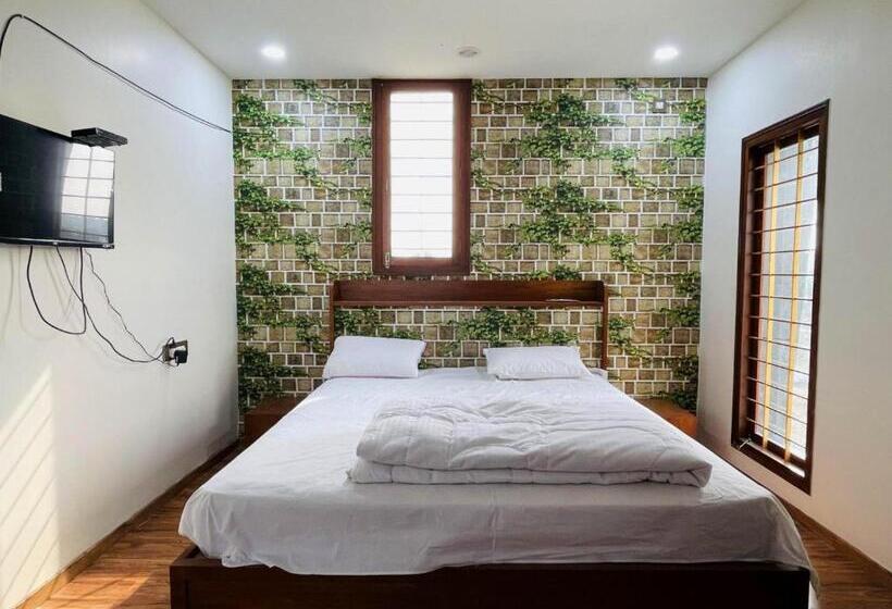 פנסיון Dhruva Service Apartment