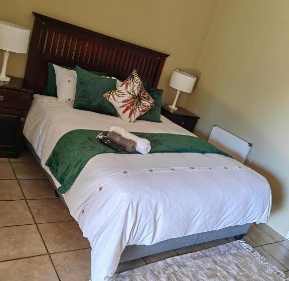 פנסיון Emfuleni Hilton Guest House